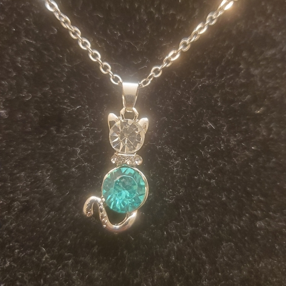 New Kitty Cat Charm Blue Crystal Silver Necklace. - Picture 4 of 14